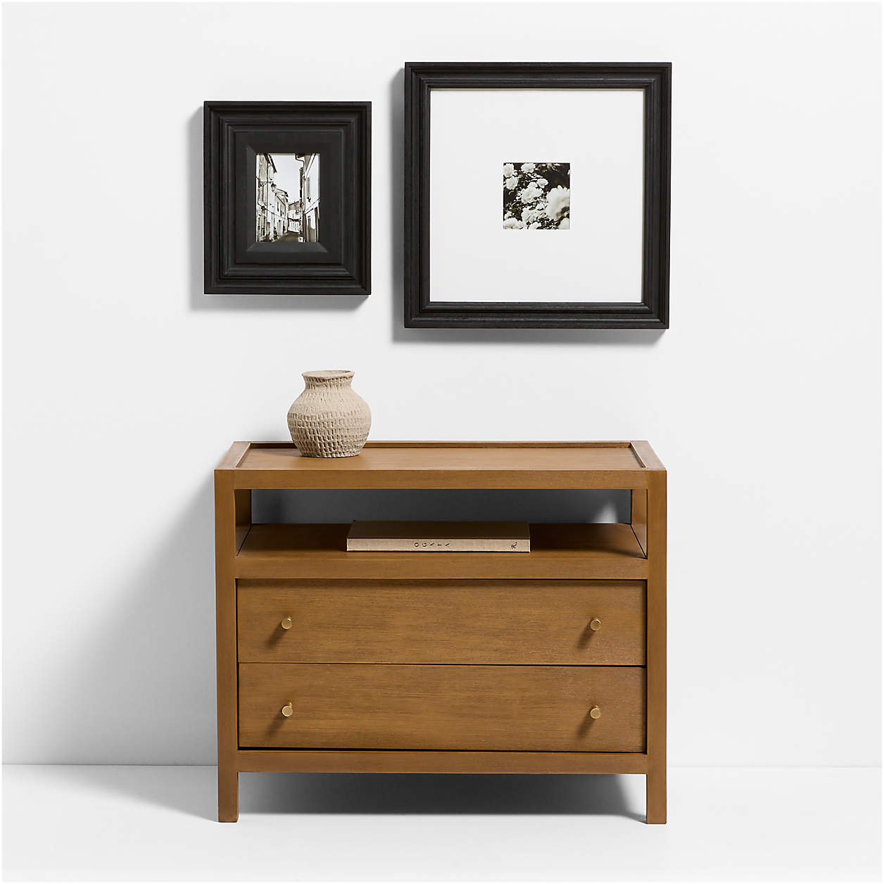 Elizabeth Traditional Wood Picture Frame With Interchangeable Mats